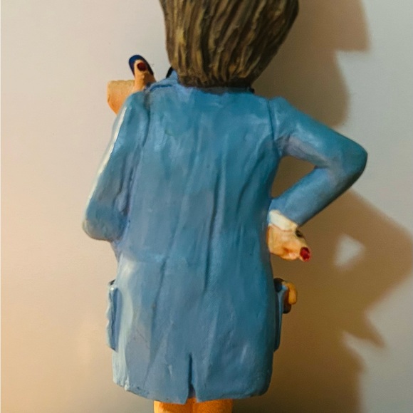 Vintage Russ Berrie nurse “feeling no pain”. Mint condition. - Picture 2 of 3